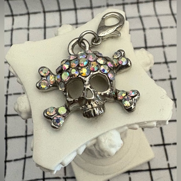 Bead Landing Other - Skull + Crossbones - Bag Charm - New